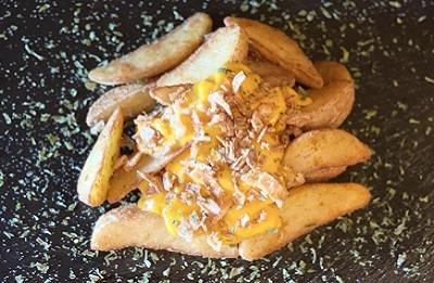 POTATOES CHEDDAR OIGNONS 